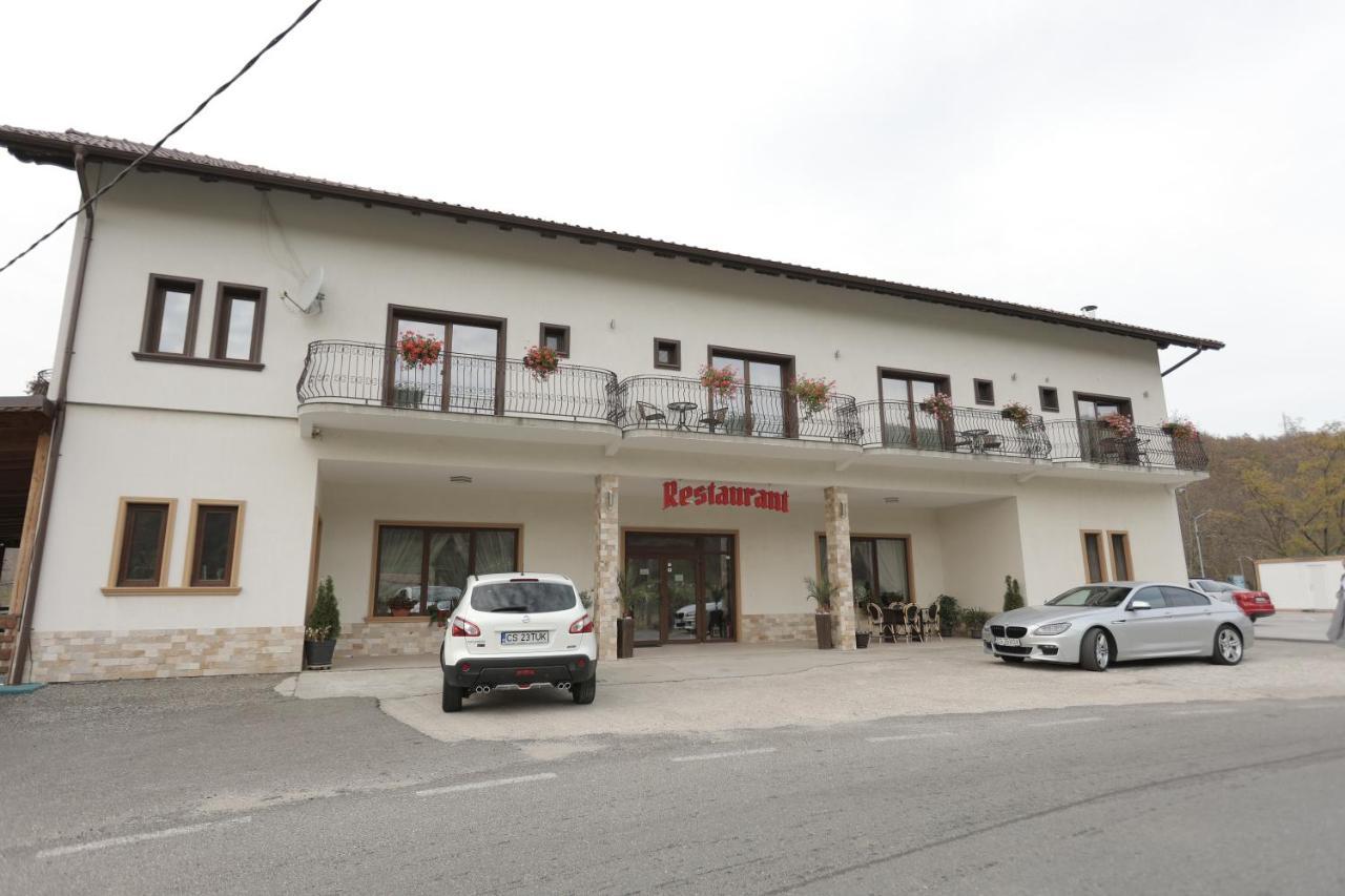 Pensiune Restaurant Liana Mehadija Exterior foto